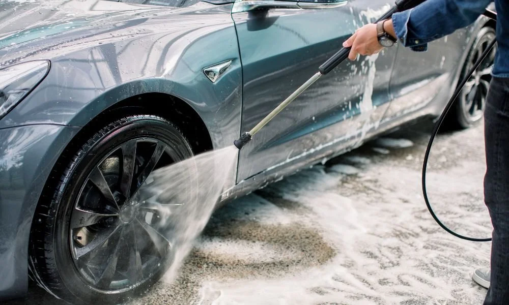 Discover how long a car wash takes, from basic exterior washes to full detailing, and learn what affects total cleaning time.